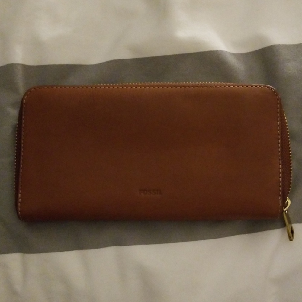 Fossil Zip Close Wallet